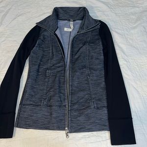 Lululemon women’s zip up tight fit size 6 high neck Black white gray